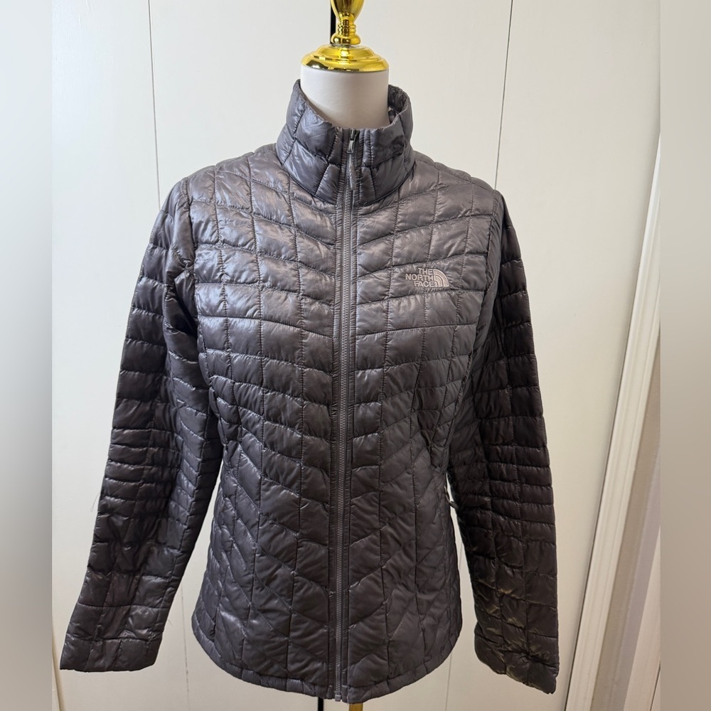 The North Face Women's Grey Puffer Jacket